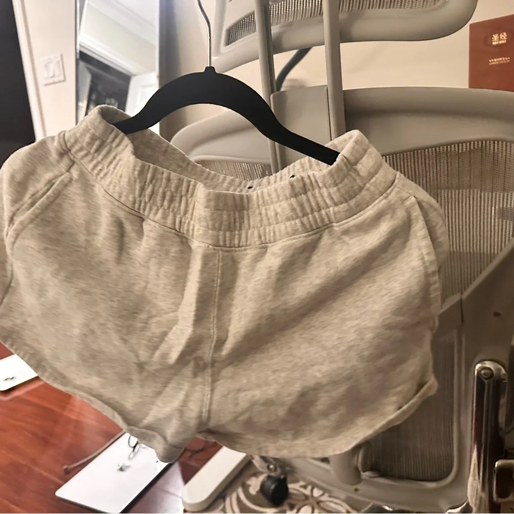 Hollister Ultra High-Rise Shorts - Picture 2 of 2